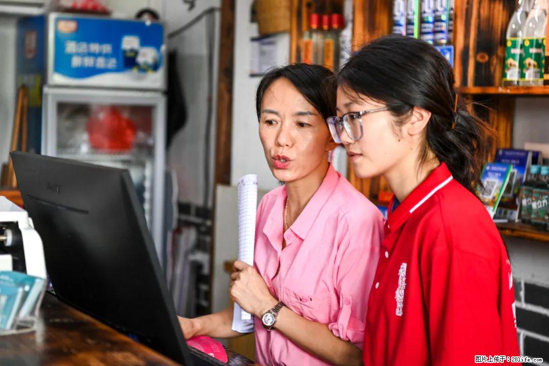 全网追的“扁担女孩”,找了一份暑假工,时薪12元 - 鹤岗生活资讯 - 鹤岗28生活网 hegang.28life.com